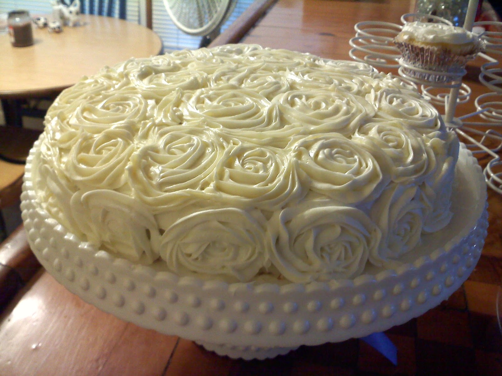 [Image: White-Flower-Cake.jpg]