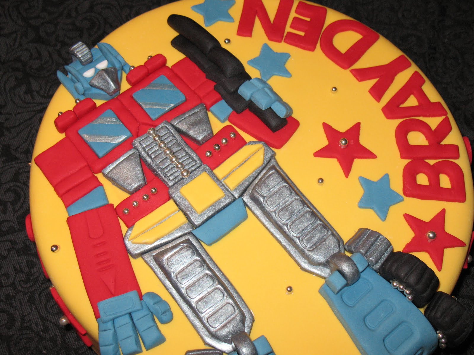 Optimus Prime Cakes – Decoration Ideas | Little Birthday Cakes