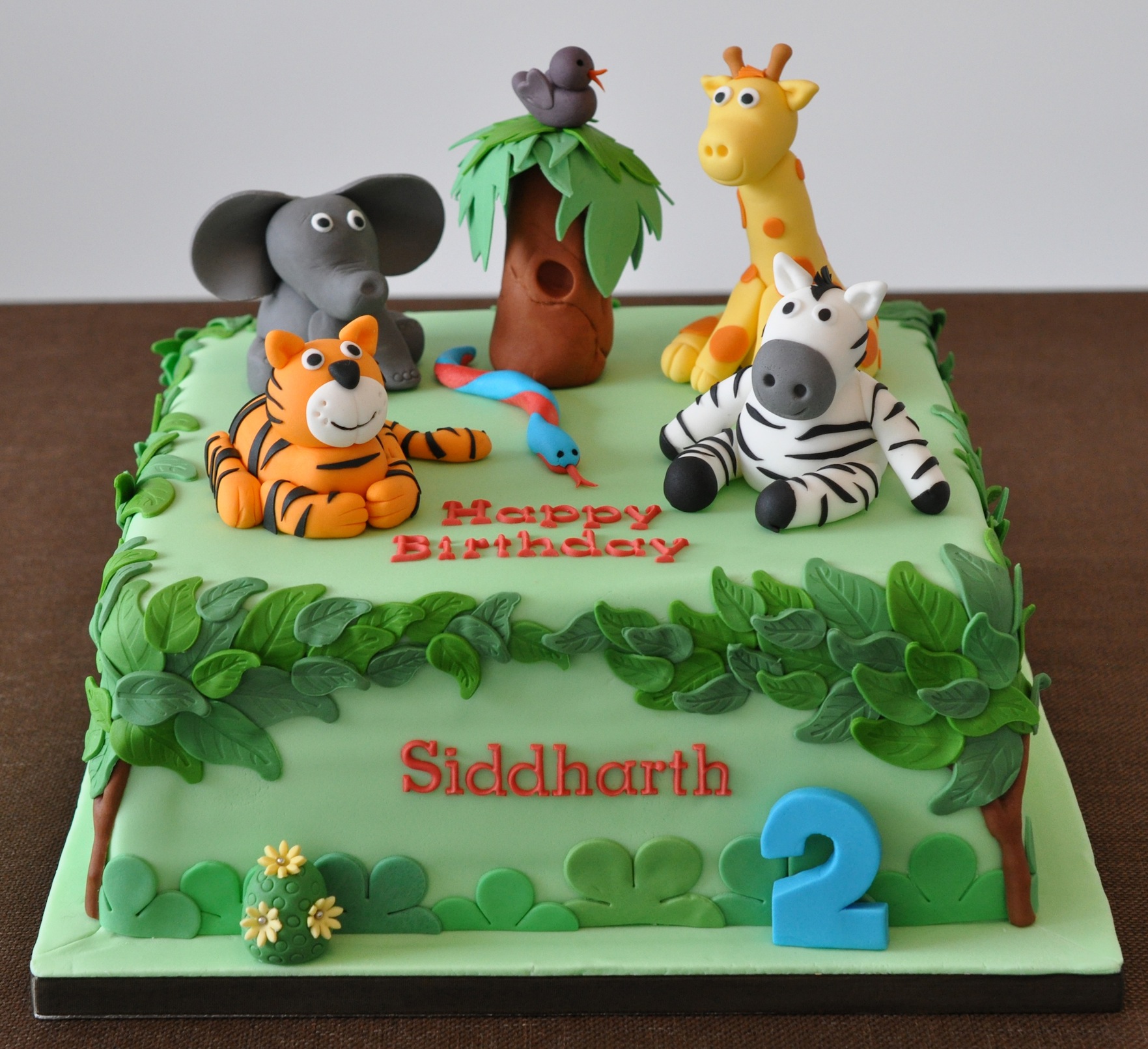 jungle safari cake theme